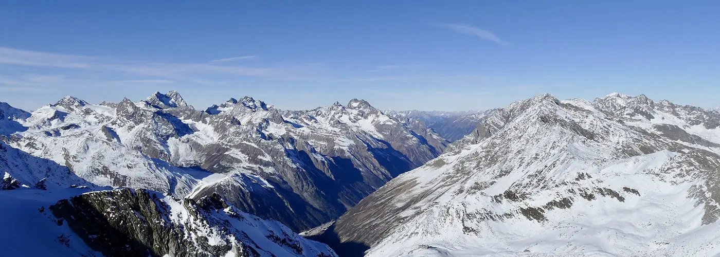 Berge mit Schnee Berge mit Schnee